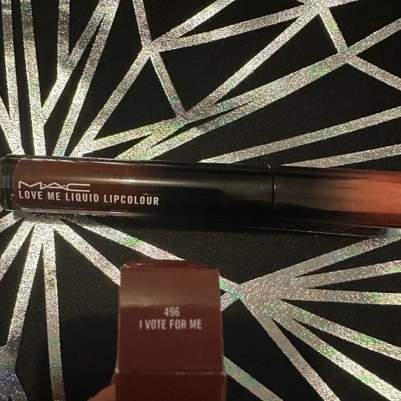 NEW! M•A•C LOVE ME LIQUID LIPCOLOUR - Picture 7 of 10